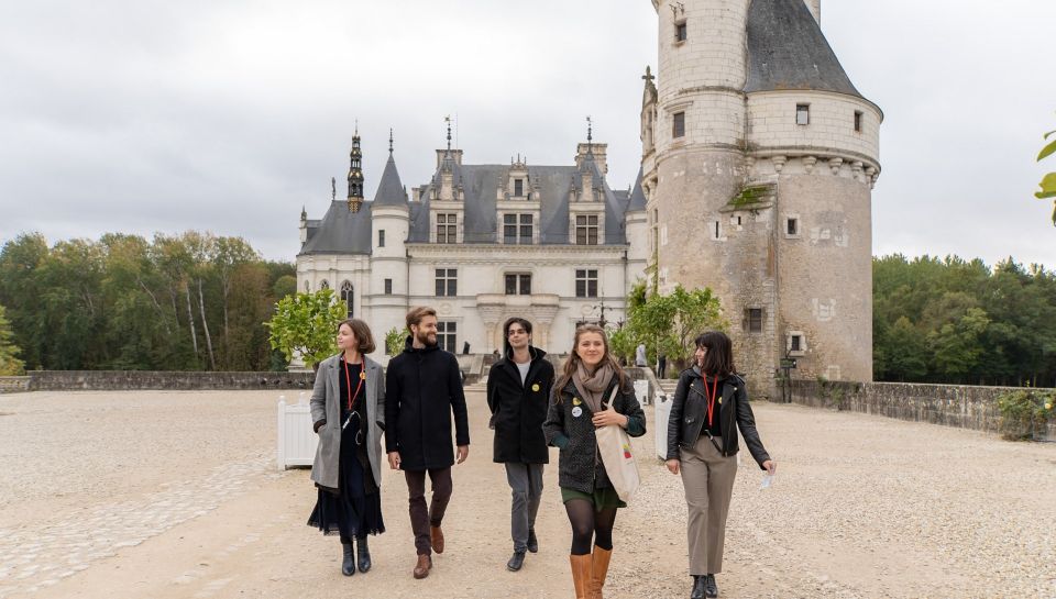 From Paris: Small-Group Tour of Loire Castles - Languages Offered