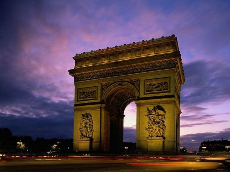 From London: Paris Day Tour by Train With Guide and Cruise