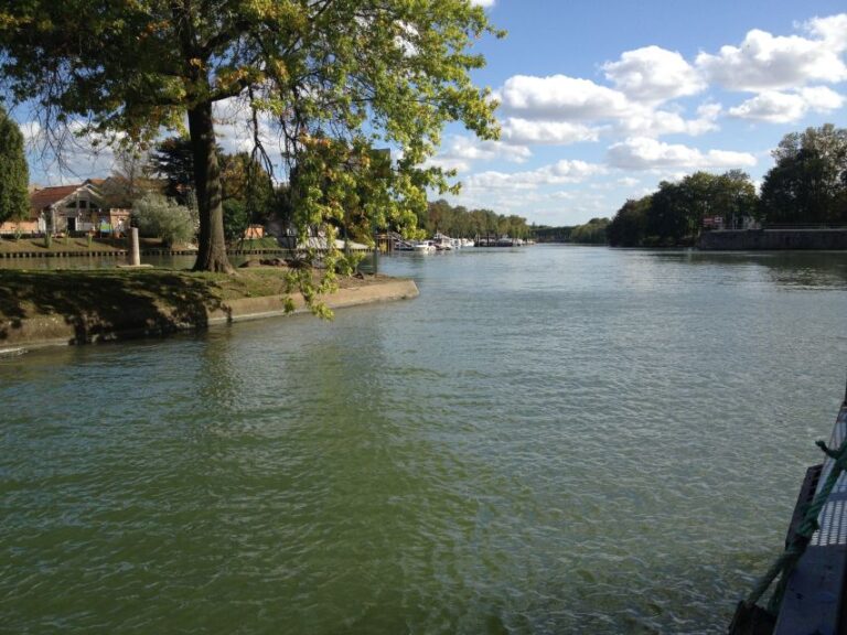 Marne River Loop Day Cruise With Lunch on Board