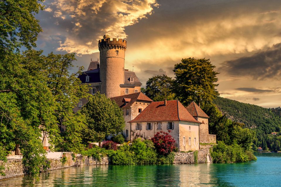 Private Trip From Geneva to Annecy in France - Private Group Experience