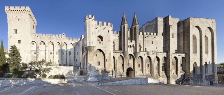 Churches of Provence & French Countryside Private Tour