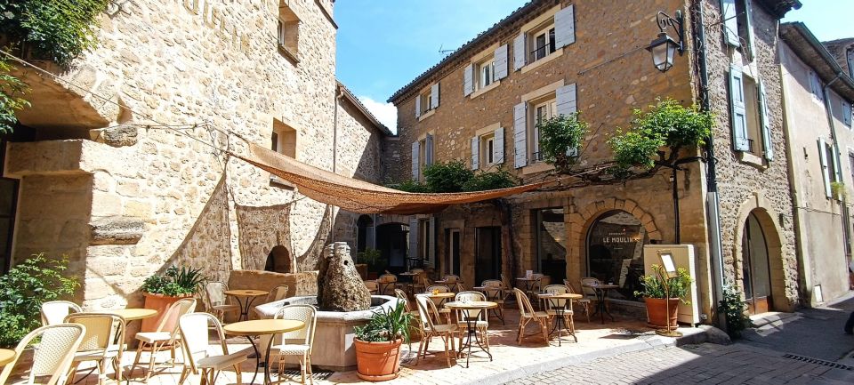 From Aix En Provence: Luberon Perched Villages Guided Tour Tour Price And Availability