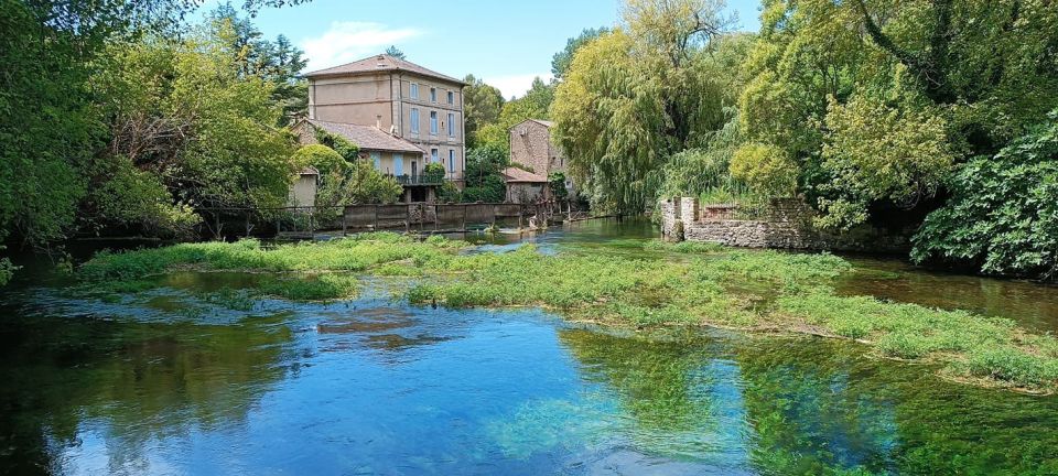 From Aix-en-Provence: Luberon Perched Villages Guided Tour - Key Points