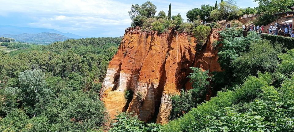 Aix-en-Provence: Provençal Market & Villages Guided Day Trip - Activities Included