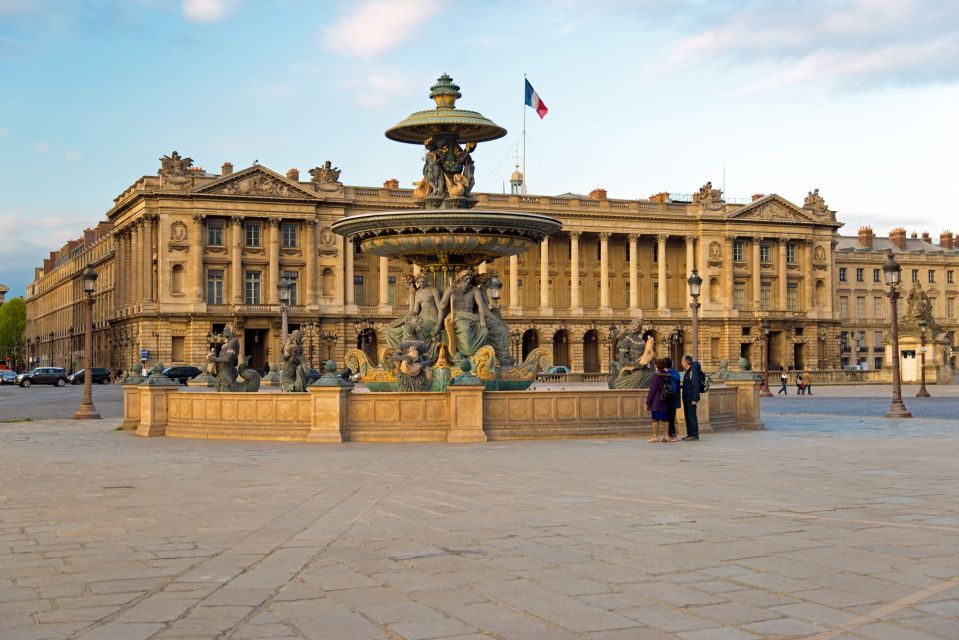 Paris: Private Guided Tour and Transfer to Airport - Language Options