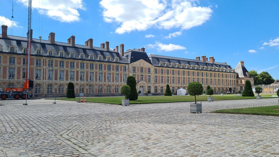 Private Tour to Chateaux of Fontainebleau From Paris - Inclusions