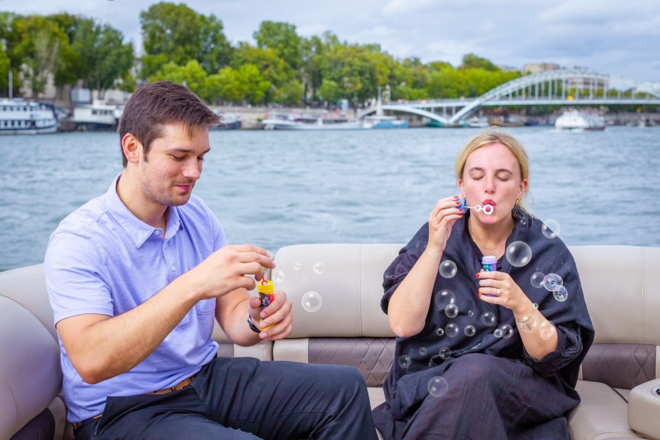 Romantic Photo Shooting on a Private Boat in Paris - Meeting Point