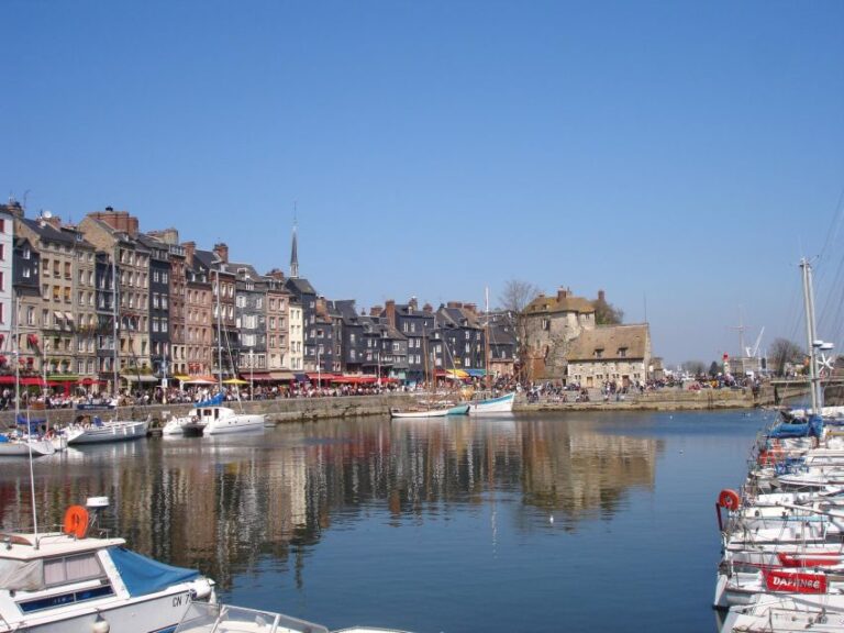 From Paris: Private Mont St-Michel and Honfleur Day Tour