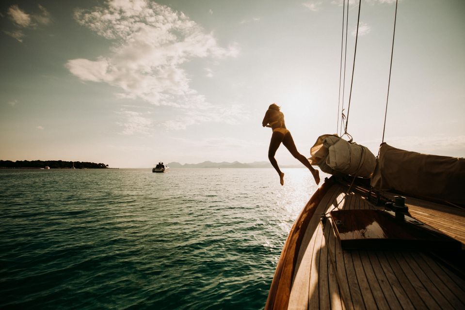 Classic Yacht Sailing in Cannes - Meeting Point and What to Bring