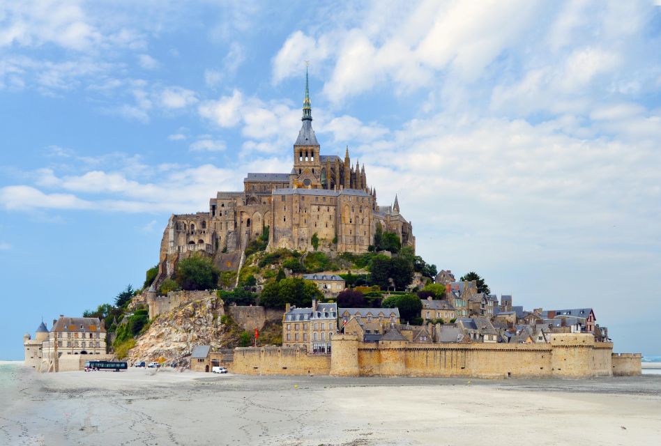 Mont Saint Michel : Full Day Private Guided Tour From Paris - Key Points