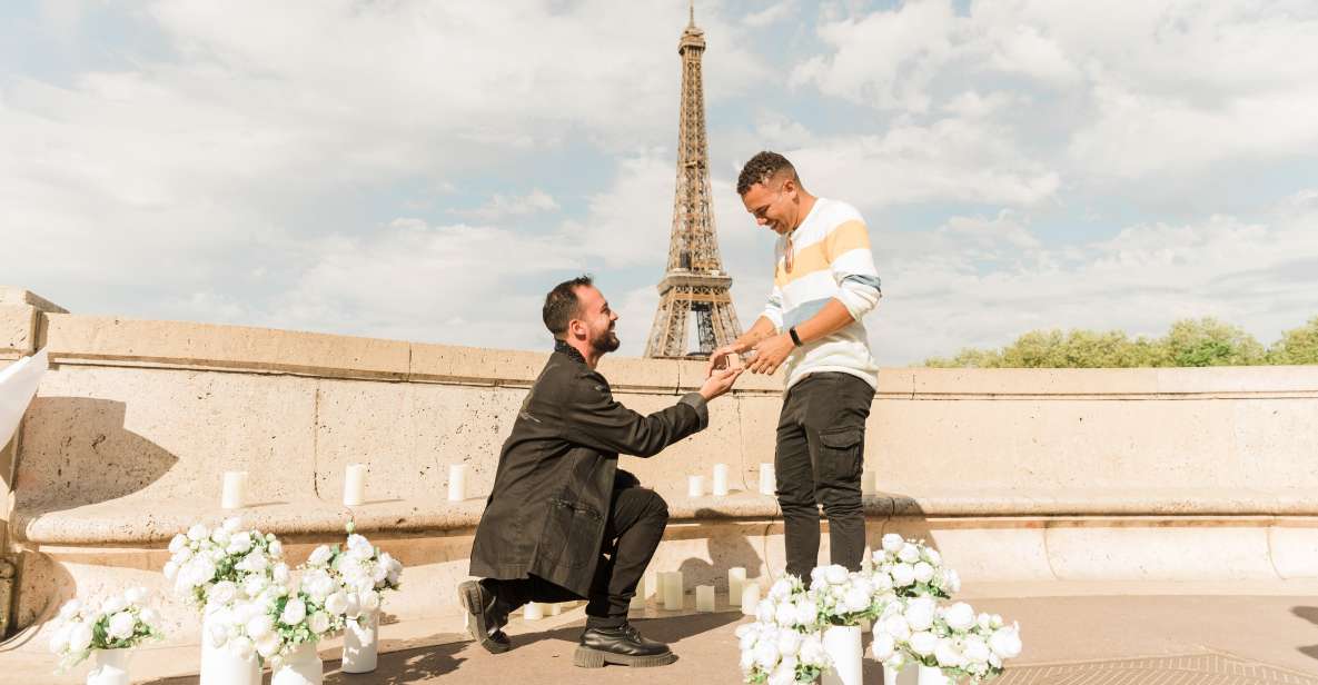 Eiffel Tower Proposal Lgbtqia+ / 1h Photographer - Experience and Inclusions