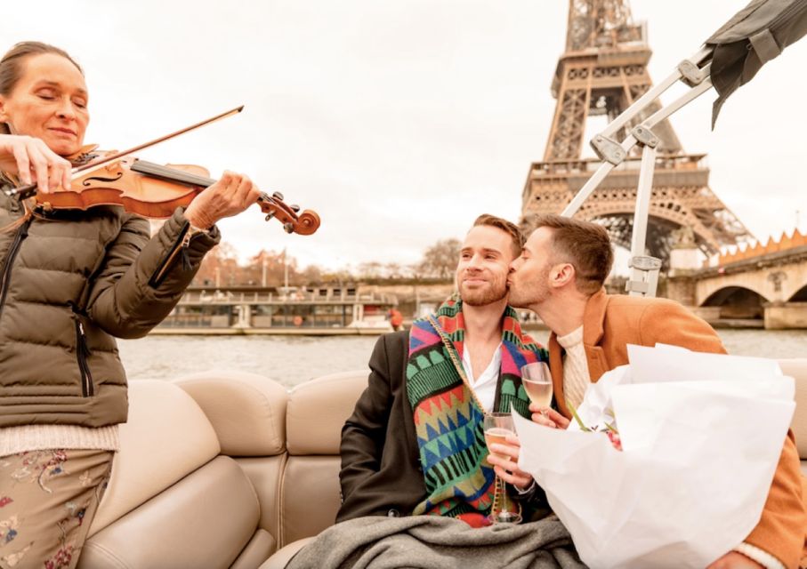Lgbtqia+ Proposal / Private Boat Tour +1h Photographer - Special Touches and Serenade