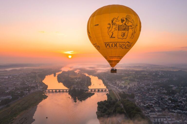 Amboise Hot-Air Balloon VIP for 4 Over the Loire Valley