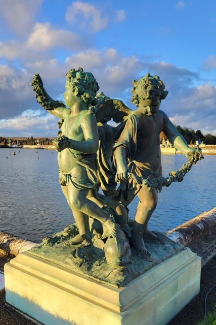 Versailles Palace and Giverny Private Guided Tour From Paris - Languages Available