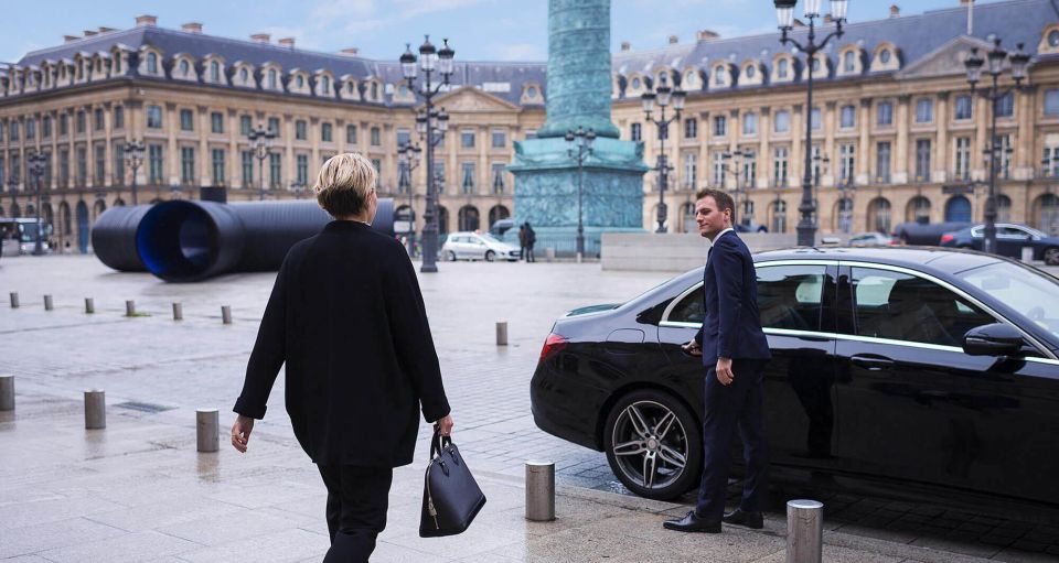 Private Car Service in Paris With Driver - Service Description