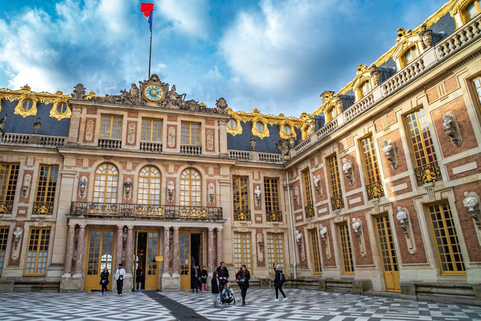 From Paris: Versailles Palace & Gardens Private Guided Tour - Itinerary