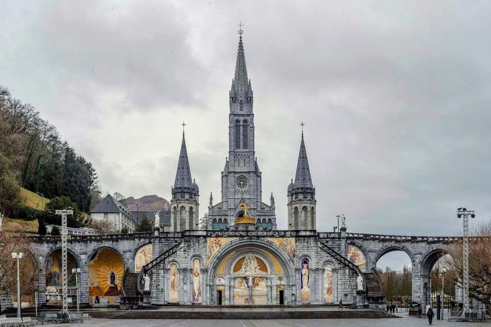 Private Transfer From Barcelona to Lourdes in France - Key Points