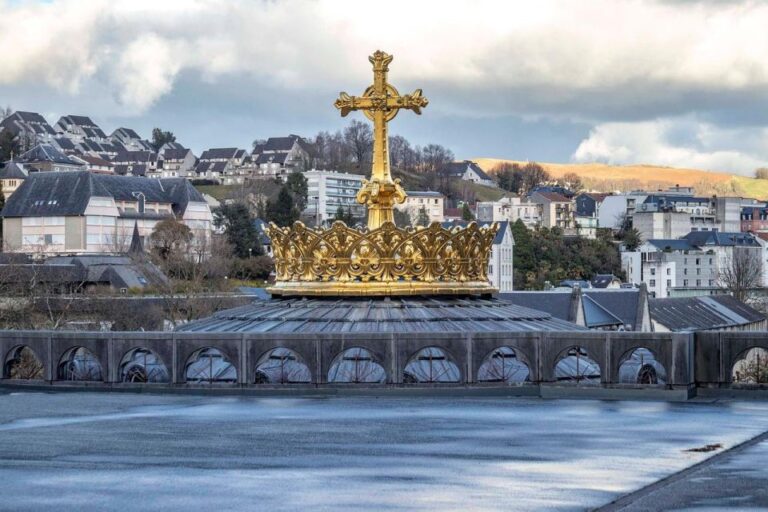 Private Transfer From Barcelona to Lourdes in France