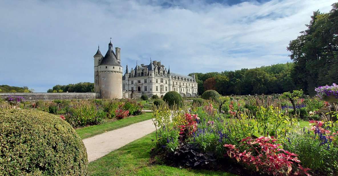Chambord and Chenonceau Day Trip With Licensed Guide - Tour Itinerary