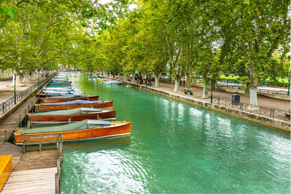 Full-Day Private Tour From Geneva to Annecy - Directions and Border Crossing Information