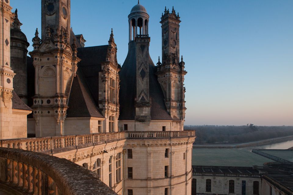 Paris: Loire Valley Chambord Castle, Wine Tasting & Lunch - Additional Tips